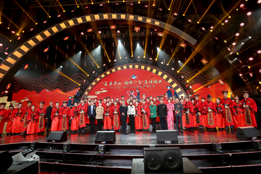 1635322378.jpg 1022闭幕式-集体婚典.JPG